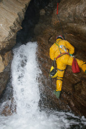 Sotsbäcksgrottan
 Hero